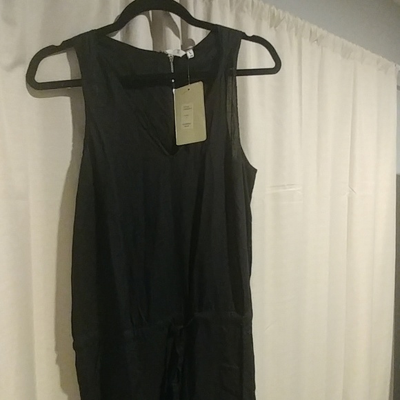 Black Sleeveless jumpsuit - Picture 2 of 2